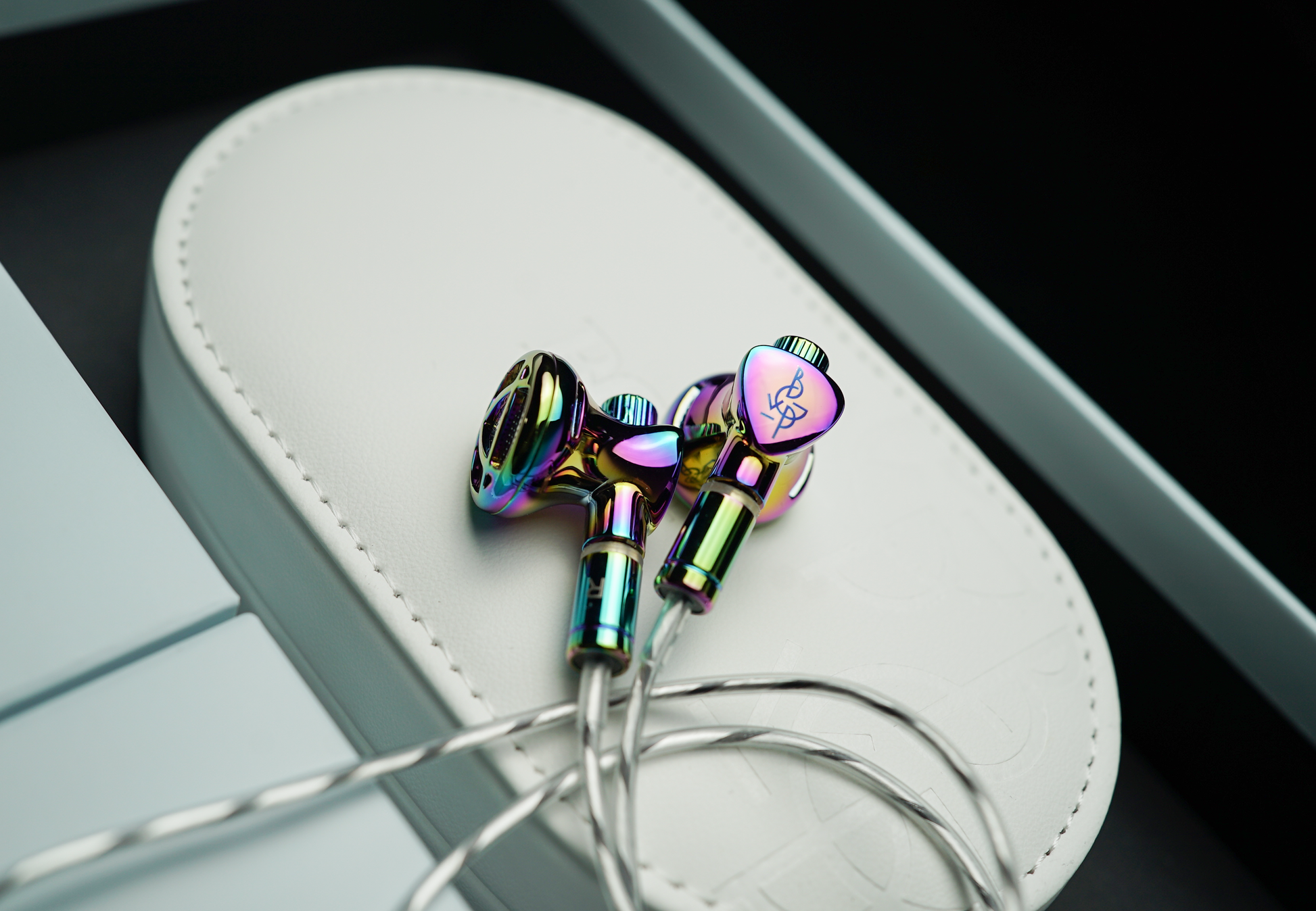 BGVP DX7 Flagship Tunable Flat Head Earbuds HIFI 2 in 1 Plug BGVP DX7 Flagship Tunable Flat Head Earbuds HIFI 2 in 1 Plug